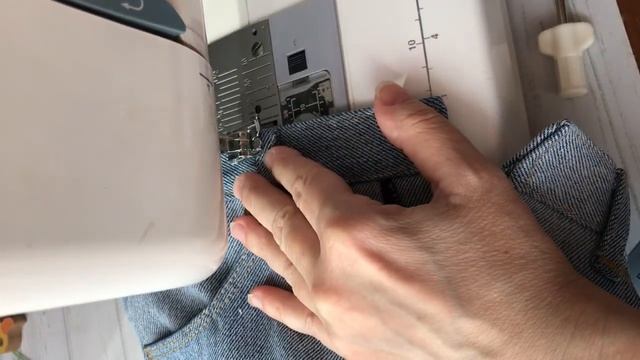 Тонкости в обработке шлевок на джинсах
