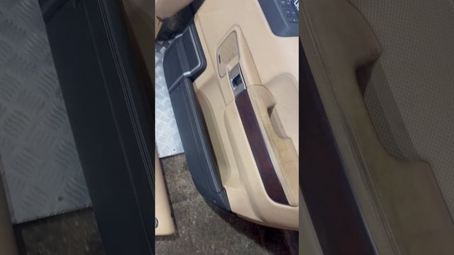 Салон Автобиография Range Rover L322