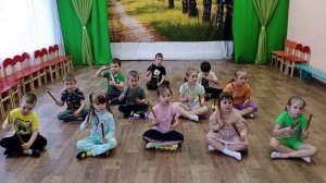 Игра Ритмическо эхо (По дорожке конь бежит)