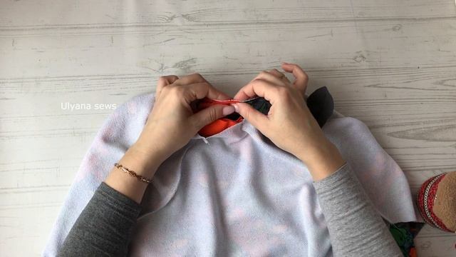 Лайфхак: как решить проблему нехватки ткани. Двухцветная горловина
