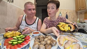 Мукбанг ОТМЕТИЛИ мои ЗАСЛУГИ! ПИРУЕМ, деликатесы на ужин, есть ПОВОД! ПРАЗДНИЧНЫЙ ужин в России
