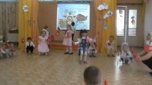 "Танец с флажками"