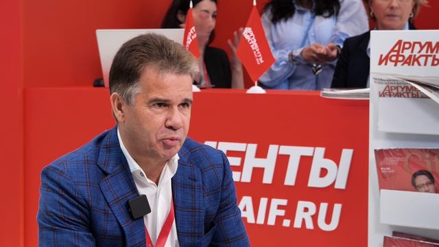 Гендиректор «Первой мебельной фабрики» Александр Шестаков рассказывает, как сделать хорошую мебель.