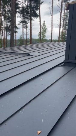 Монтаж фальцевой кровли. Рабочий процесс Roof Service.  Реечный фальц в зоне печных труб.