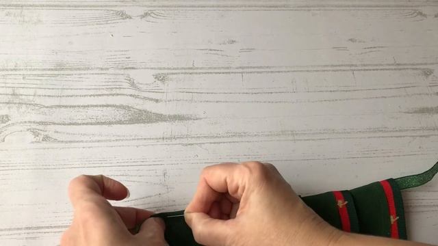 Альтернатива рождественскому венку. Подвесная елочка из ткани. Новогодние поделки. Мастер-класс. DIY
