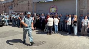 «Фальшивые дела»: в Армении задержали лидера оппозиционной партии «Священная борьба» Галстаняна