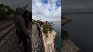 Прыжки в воду с огромной высоты