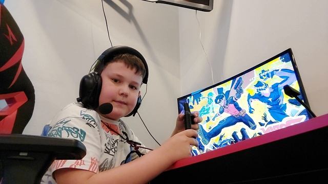 я играю в фортнайт в соло