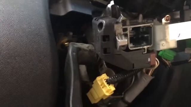 Заклинил замок зажигания Хонда CR-V 2005 года Американец. Ремонт. +79039770050