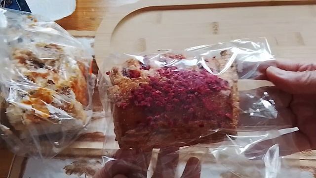 Распаковка выпечки из кафе Цех85,пирожные, лёгкий салат из свежих огурцов с картошкой😊❤️