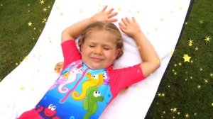 Диана и Рома ( Diana Roma ) - Рома не дает Диане спать со своими игрушками