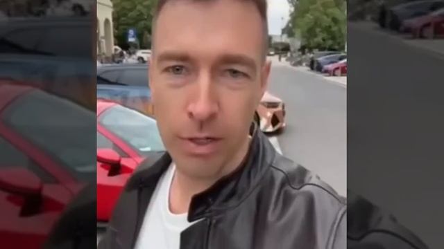 Массовые домогательства: в Москве "гуру секса и соблазнения" (на первом видео), призвал мужчин...👇
