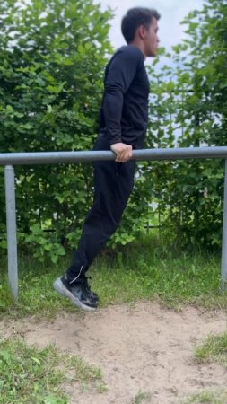 3*40 отжиманий на брусьях