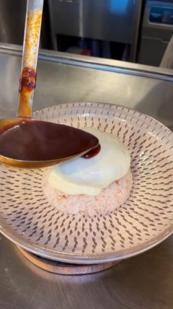 OZb58tMuTGs - 鉄板で作るふわふわオムライス！博多にある「はんばーぐとおむらいすのお店いくら」#福岡グルメ #japanesefood #japantravel