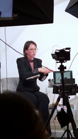 Школу NOVIKOVAMUA посетил бренд Moilanen makeup