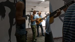 ВДВ исполняет