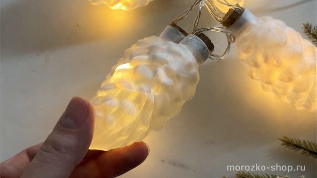 Светодиодная гирлянда ШИШКИ 'ОЛЛИЗОН', белый муар, 8 тёплых белых LED-огней, 1.75 м, 487017