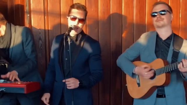 Glow - Acoustic Set, Live