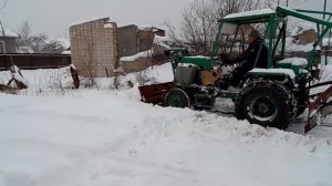 Самодельный трактор , чистка снега