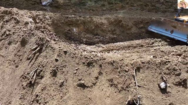 Строительство, срезаем горный склон, продолжение