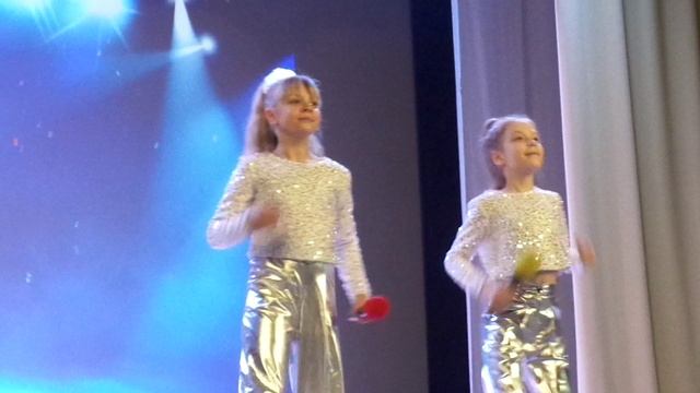 М. Бодрякова, В. Горбачёва "Мы маленькие звёзды". Автор слов и музыки – Андрей Пряжников