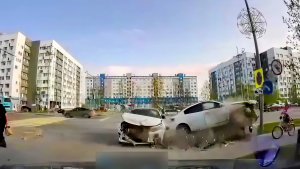 Подборка Аварий и ДТП, горе самокатчики отжигают🛴