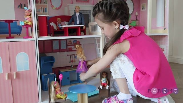 Кукольный домик для девочек "Мечта", с мебелью (31 предмет в наборе и с гаражом), для кукол 30 см.