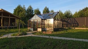 Теплица ГринериЛайф Т-Синьор 21 на цокольной стенке