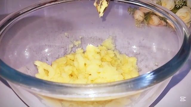 Беру картошку Пирожки теперь не делаю Нашла рецепт проще и вкусный 10минут Мало кто знает этот сек
