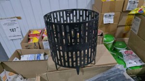 Светофор Не дремлет! Держит цены, ниже всех. Прошлась по всем рядам,нашла интересные товары.Новинки