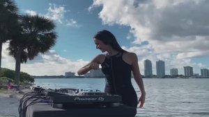 На волне / ремикс /  Авторские песни