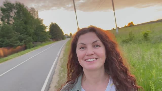 В теплице в июне. Томаты. Верхушки пожелтели. Чем удобряю.