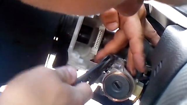 Ремонт замка зажигания мицубиси лансер 8 903 977 00 50.Заклинил замок зажигания мицубиси.