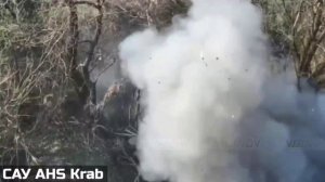 Уничтожение оптоволоконными FPV-дронами украинской 155-мм САУ M109 в районе села Воскресенка