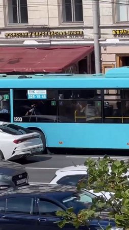 Антенна Триада 2698 крепится на крыше автобуса, троллейбуса, трамвая.