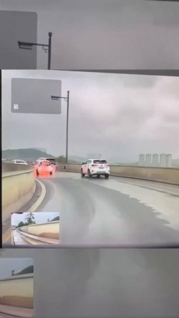 Почему автомобиль загорелся после лужи?
