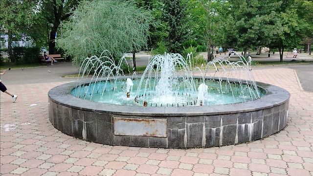 Абакан. Фонтан у Центра детского творчества