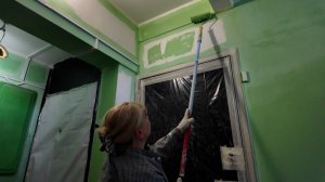 В округе Пушкинский продолжаются работы по обновлению подъездов в многоквартирных домах