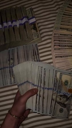 Что надежнее для сохранения денег - фондовый рынок или недвижимость