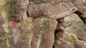 Шашлык из свиных ребрышек. Сочный и простой в приготовлении!#шашлык #вкусныйшашлык #сочныйшашлык.