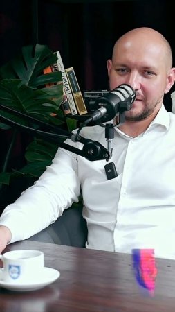Шутки за 100.   P.S.: Так всрато поставить микрофон это еще постараться надо... #podcast