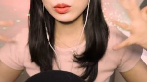 asmr wooyeon. Близкий шёпот, движения рук, звуки рта.
