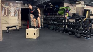 Прыжки на одной ноге на коробку боковые|Side Single Leg  Box Jump