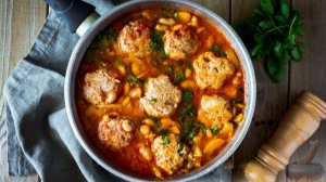 Съесть захотели сочные тефтели. ТЕФТЕЛИ ИЗ СВИНИНЫ, С ФАСОЛЬЮ, В ТОМАТНОМ СОУСЕ