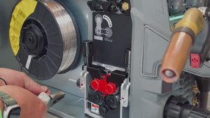 Минутка знаний
Посмотрим, как зарядить проволоку в аппарат