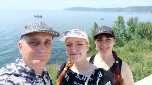 Отдых на Байкале в Листвянке. Успели пообедать, нафотографироваться,купить рыбку и сувениры.