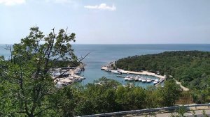 Забираемся на гору в Большом Утрише на Чёрном море