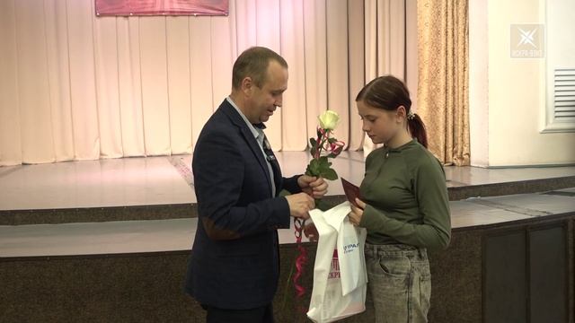 В ДК «Химик» прошло торжественной вручение первых паспортов юным воскресенцам