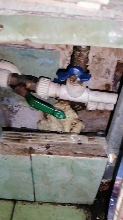 вот в каких условиях работаем,это вам не в офисе сидеть.