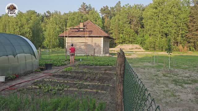 Хутор у Юры. Между опалубкой и фундаментом уехал на рыбалку на р.Припять с друзьями.